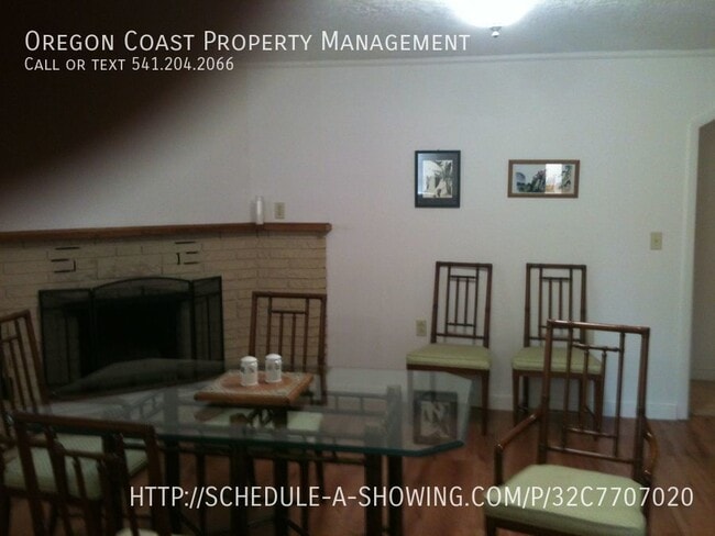 Photo - 426 NW 22nd St Unit Lower 2 Bedroom