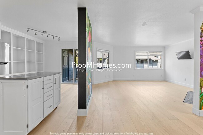 Photo - Beautifully Updated Condo in Multnomah Village - 3 Bedrooms! Unit E