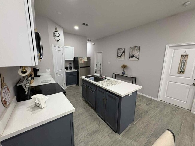 Photo - 2007 Cassandra St