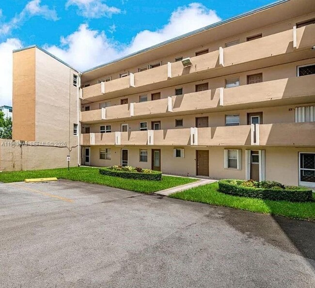 Photo - 1401 NE 191st St Unit D111