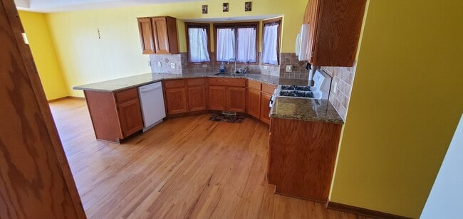 Photo - 21391 Marina Cir