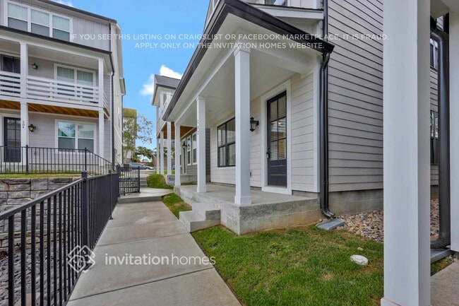 Photo - 647 Vernon Ave