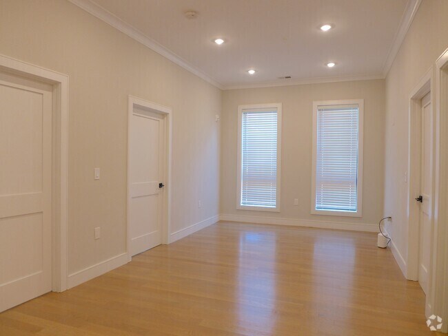 Building Photo - 24 Farrington Ave Unit 1 Rental