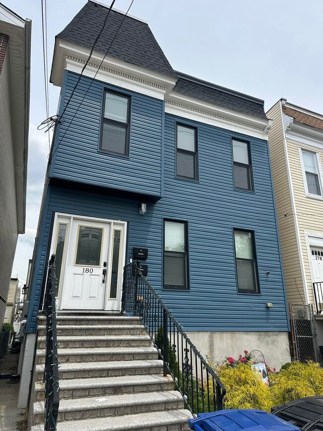 Photo - 180 North St Apartment Unit 2