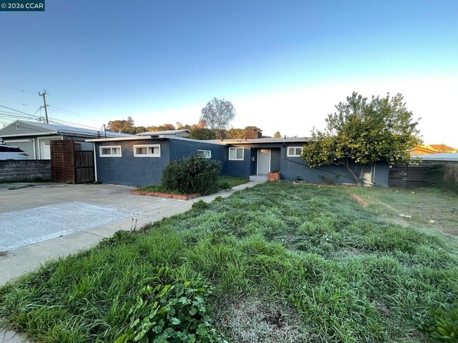 Building Photo - 924 E Meadow Ave Unit ADU