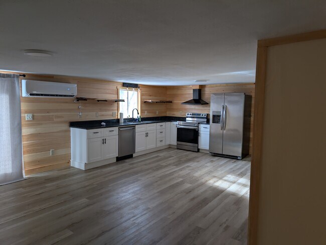 Kitchen - 2213 Western Ave Unit C