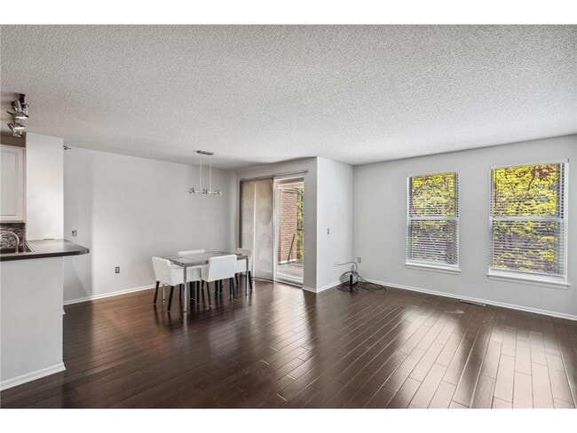 Building Photo - 675 N 1st St Unit 407