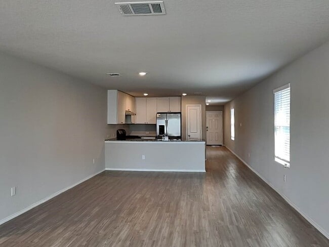 Photo - 4330 Rapids Way