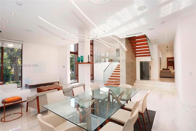 Photo - 121 Buttonwood Dr
