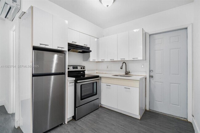 Photo - 730 NE 128th St Unit 9