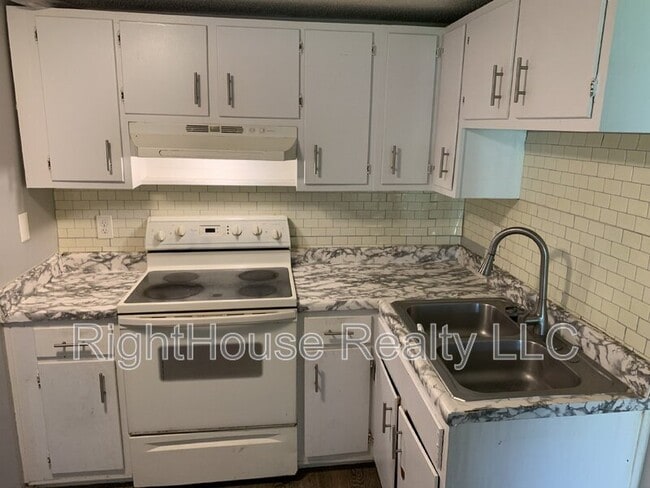 Photo - 2430 Tanglewood St Unit 2