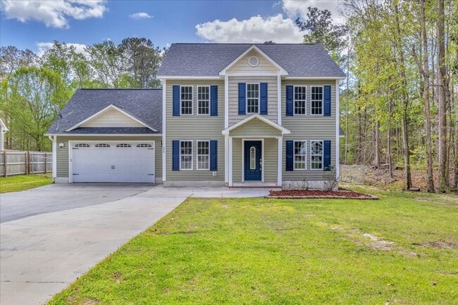 Building Photo - 3 Bedroom 2.5 Bathroom Home