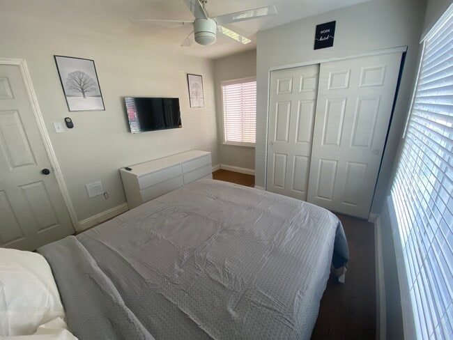 Photo - 636 E 121st Pl