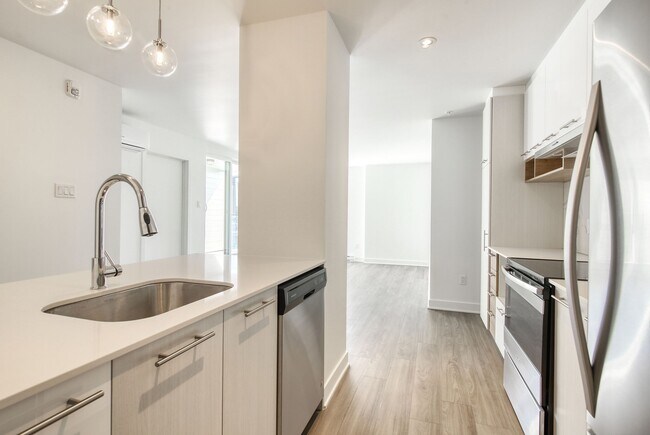 Photo - 9675 Av. Papineau Unit 405