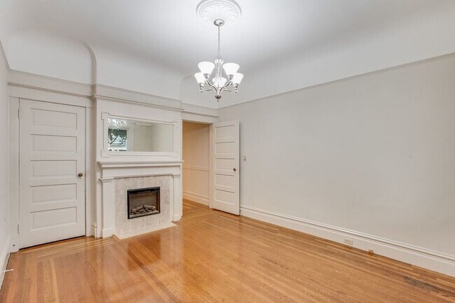 Photo - 3400 Sacramento St Unidad 01