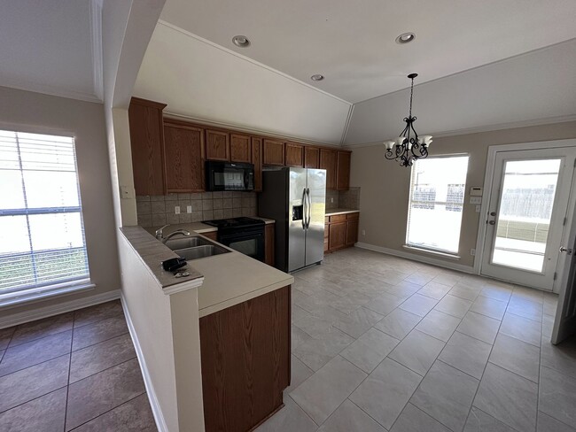 Photo - 505 Gaston Cir