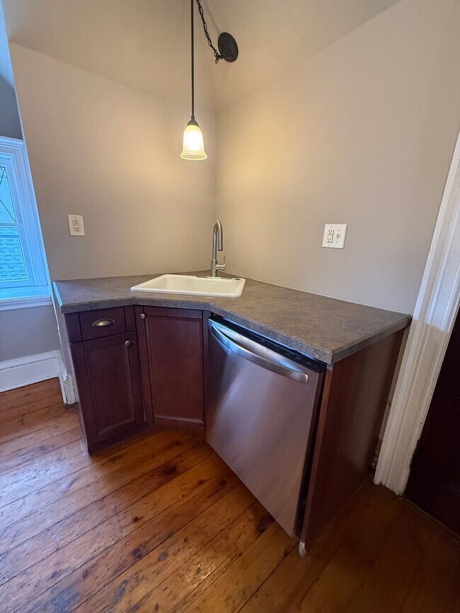 Photo - 409 Grand St Unit 3