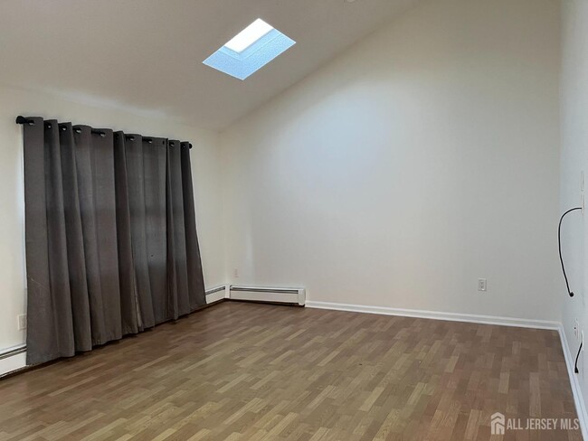 Photo - 66 Netherwood Cir