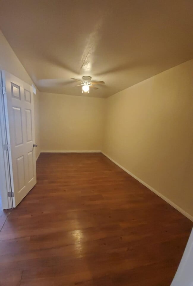Photo - 45435 Elm St