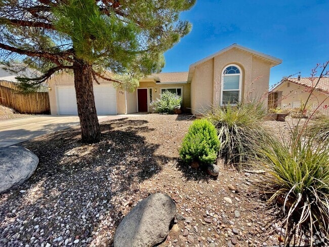 Building Photo - Adorable 3-BR Home in Red Cliffs Area