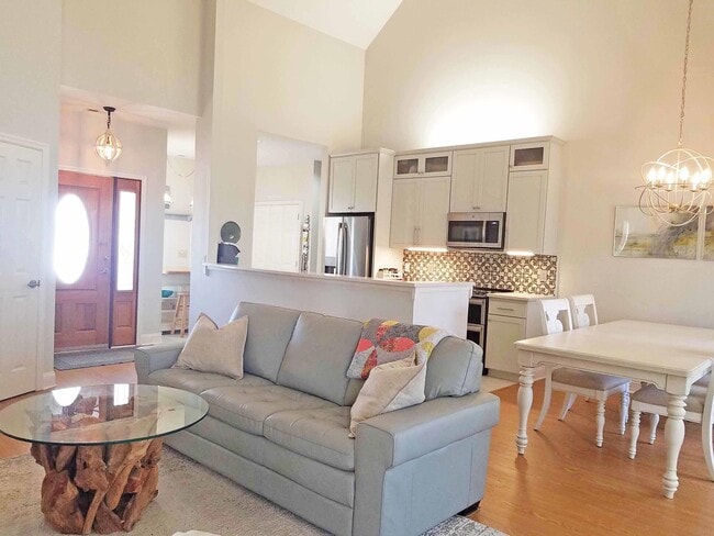 Photo - 216 Club Cir