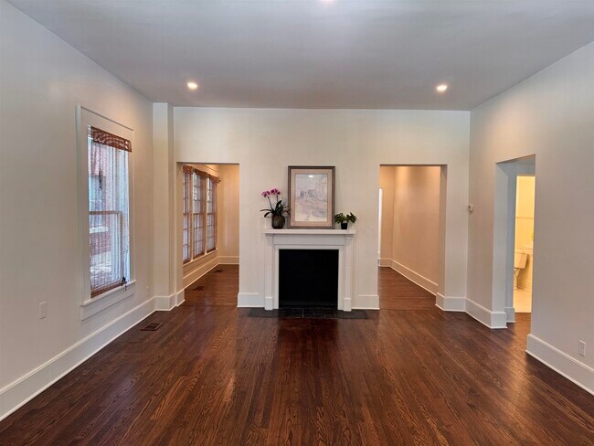 Photo - 264 N McNeil St