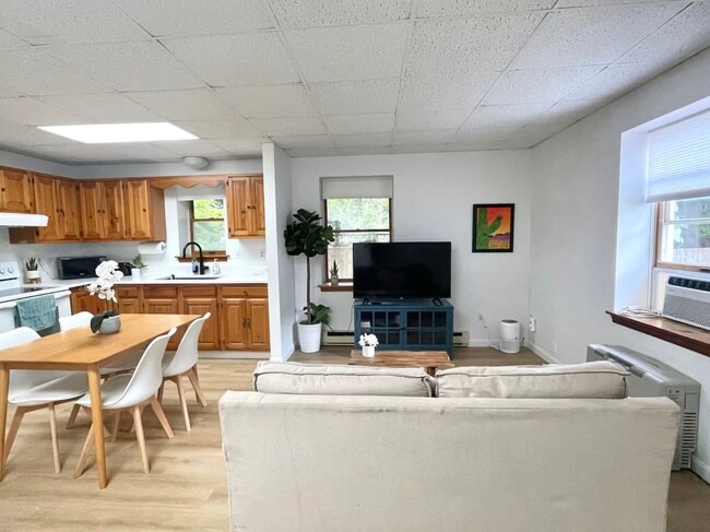 Building Photo - 17 Page St Unit 1