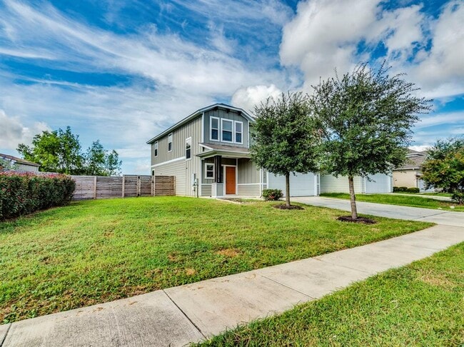 Photo - 424 Wapiti Rd