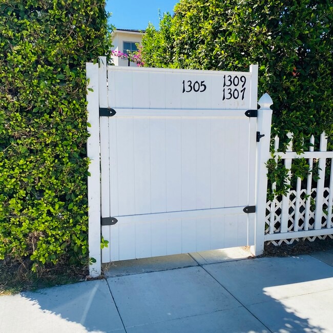 Photo - 1309 N Screenland Dr Unit 1309