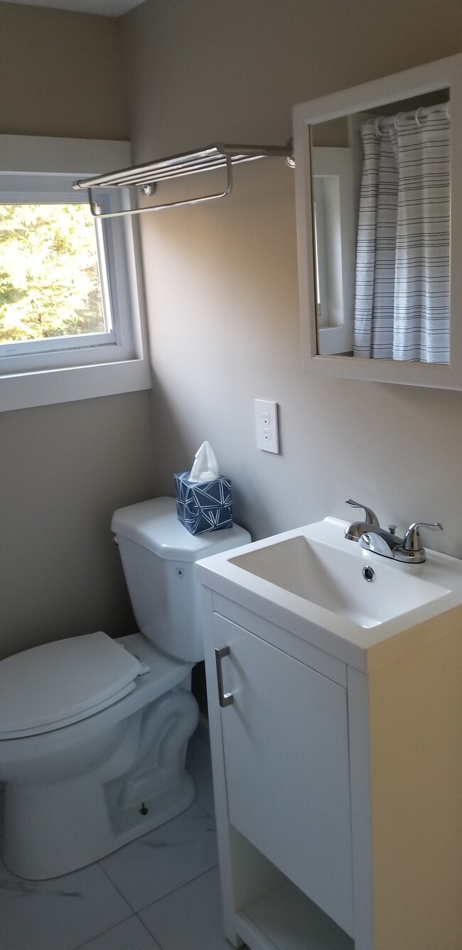 Bathroom - 4403 Strawberry Plains Pike