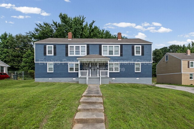 Building Photo - 1196 Aubra Rd Unit 2