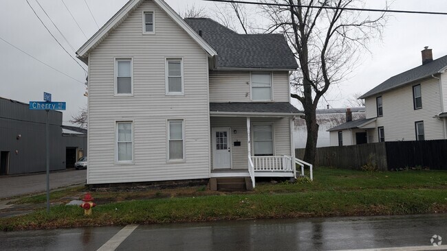 Building Photo - 4 Cherry Rd NE Rental