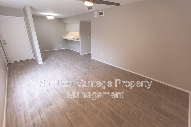 Photo - 1402 E Guadalupe Rd