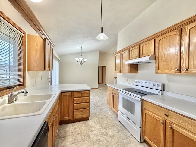 Photo - 2402 Stonefield Ln