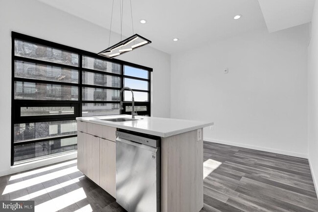 Building Photo - 506 H St NE Unit 401 Rental