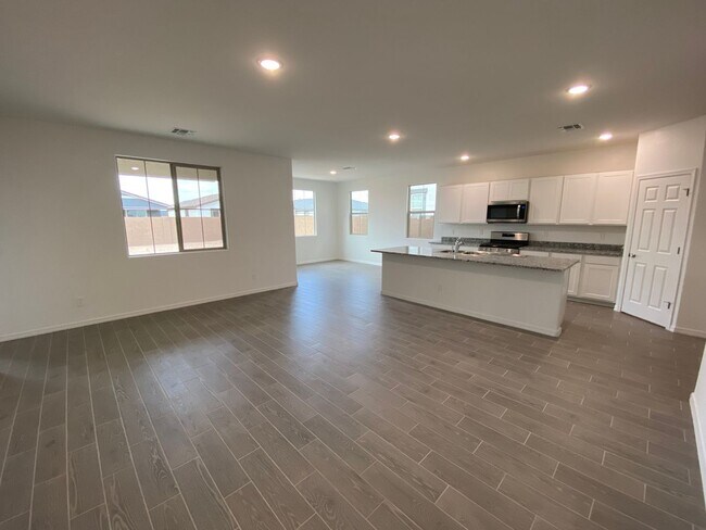 Photo - Charming Madera Rental: 3-Bed, 2-Bath Gem in Queen Creek's Heart, Complete with Upgraded Kitchen ...
