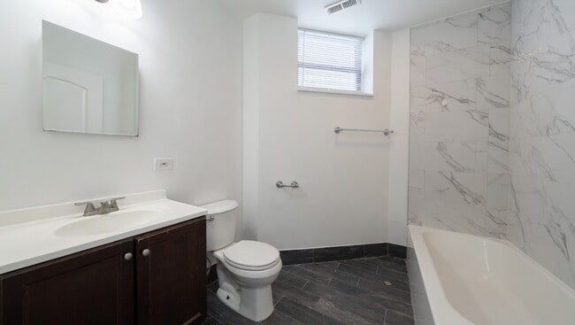 Photo - 4832 N Winthrop Ave Unit 2W