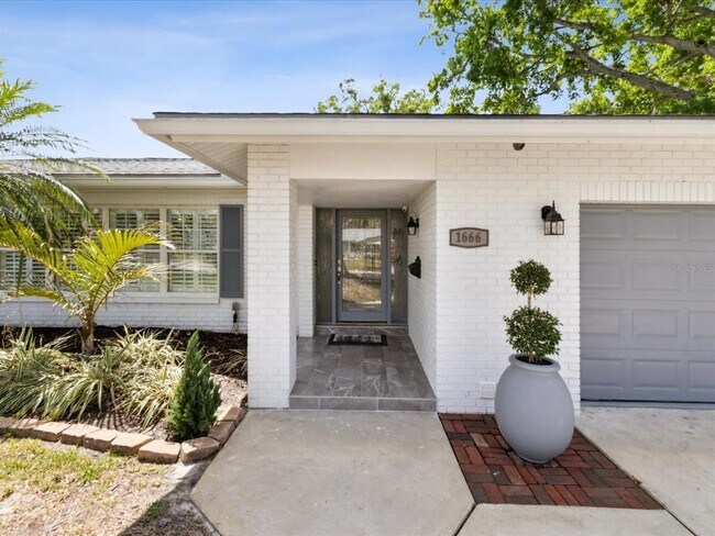 Photo - 1666 North Dakota Ave NE