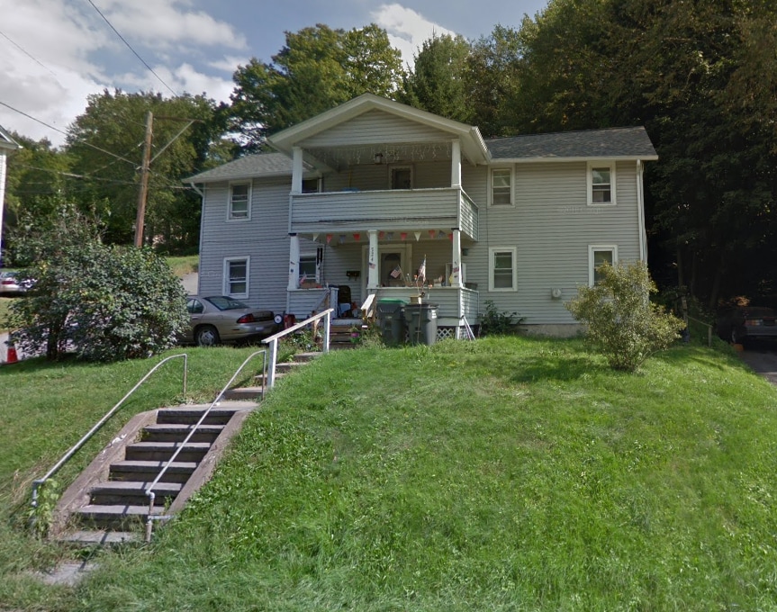 Photo - 724 Church St