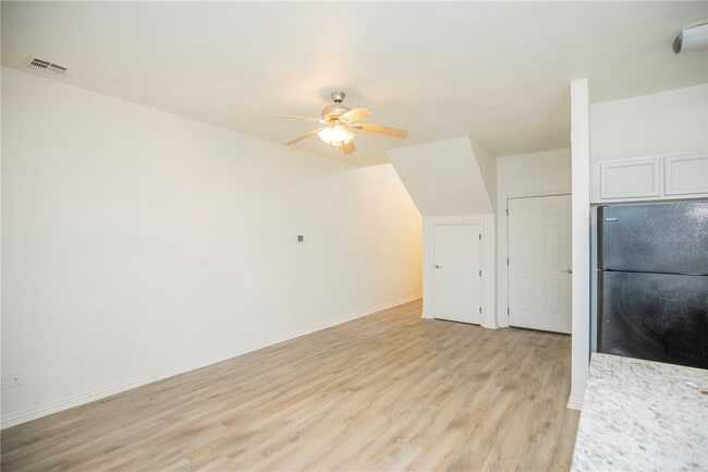 786 W Breeze Cove