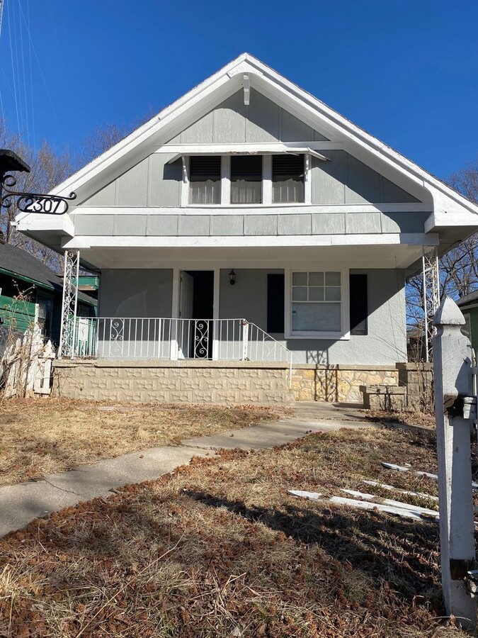 Charming 2-Bedroom + Den, 2-Bath Home with... - Charming 2-Bedroom + Den, 2-Bath Home with...