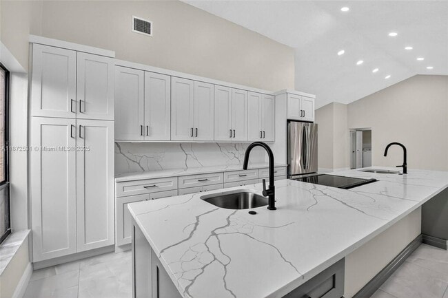 Building Photo - 9581 El Clair Ranch Rd