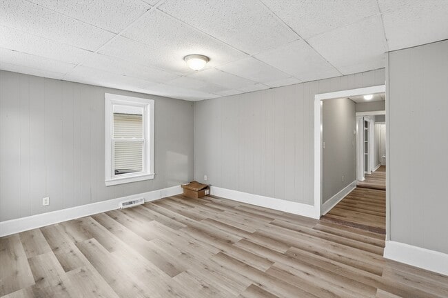 Building Photo - 14 Hacker St Unit 1