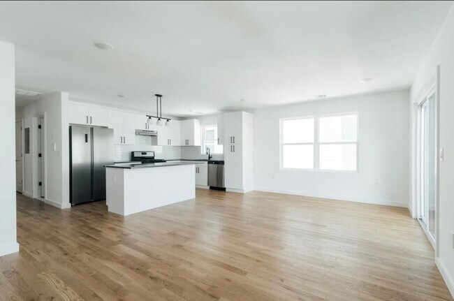 Photo - 716 Seaport Dr.