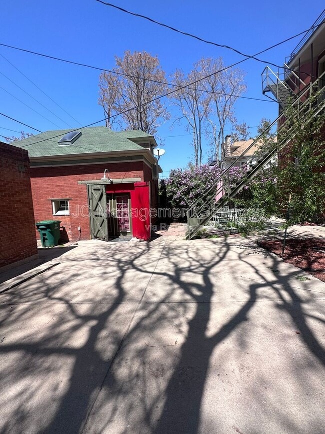 Photo - 1565 N Race St