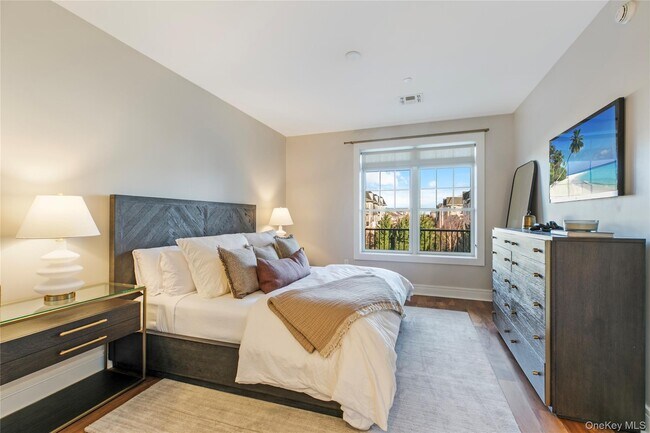 Photo - 990 Corporate Dr Unit 611