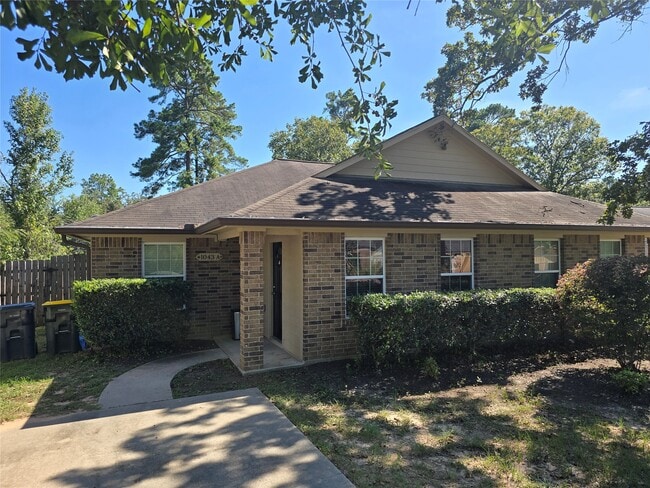 1043 Mann Rd
