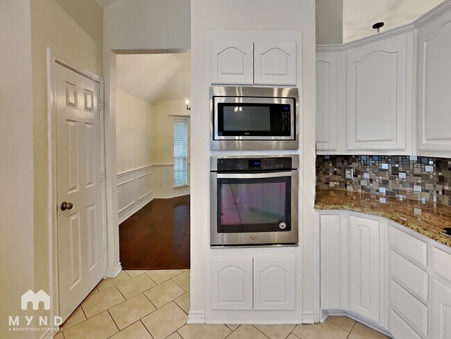 Photo - 1257 Christopher Ln