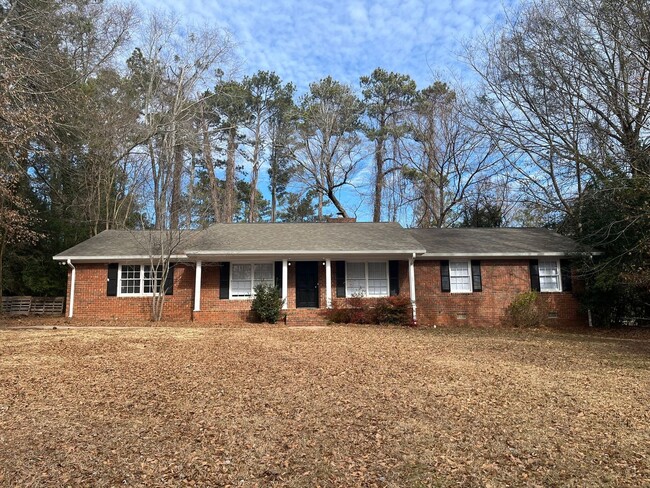 Charming 3BR/2BA Brick Ranch with Bonus Ro... - Charming 3BR/2BA Brick Ranch with Bonus Ro... House