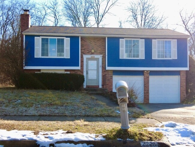 Building Photo - Spacious 3BR Bi-Level Home with 2-Car Garage in Reynoldsburg – $1,850/mo